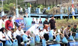 Pj Bupati Dukung Ketahanan Pangan dengan Launching Bibit Ikan dan Pasar Murah di Trahean