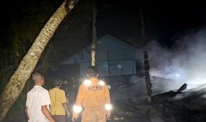 Rumdin Kepala Sekolah SDN Lemo II Terbakar, BPBD Cepat Mengendalikan Api