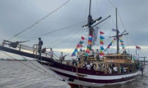 Ambapers Catat Ribuan Wisatawan Naik Kapal Pinisi Pusaka Indonesia