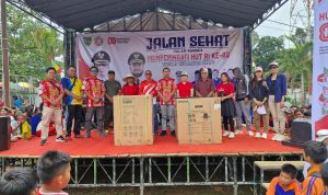 Jalan Sehat Awang Bukti Antusiasme Warga Rayakan HUT RI