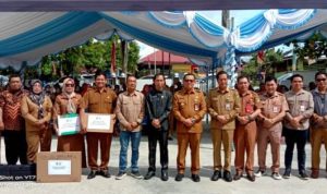 Pj Bupati Serahkan Peralatan Pendidikan untuk PAUD, SD & SMP