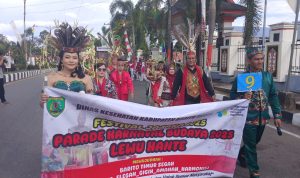 Ribuan Warga Terpukau Karnaval Budaya di Barito Timur