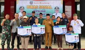 Wakil Bupati Rahmanto Salurkan Bantuan Kartu Hebat BLT Triwulan III Tahun 2025 untuk Warga Kurang Mampu