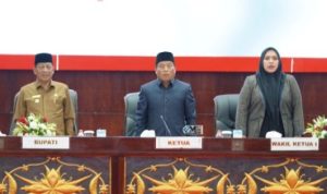 Bupati Heriyus Hadiri Rapat Paripurna DPRD Bahas APBD 2026 dan Insentif Pemuka Agama