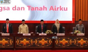 Bupati Heriyus Sampaikan Jawaban Fraksi-Fraksi DPRD pada Rapat Paripurna ke-8