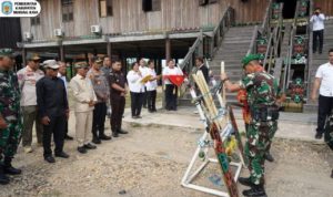 Bupati Heriyus dan Ketua DPRD Rumiadi Sambut Kedatangan Danyonif TP 883 di Puruk Cahu