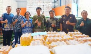 Pemkab Murung Raya Salurkan Bantuan Pangan Beras dan Minyak Goreng untuk Ribuan Warga