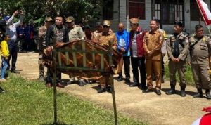 Bupati Murung Raya Safari Natal di Sungai Babuat, Disambut Adat Dayak Potong Hompong