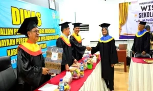 Pemkab Barito Utara Apresiasi Wisuda Lansia Perdana