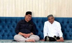 Shalahuddin Silaturahmi dengan Tuan Guru Muhammad Bakhiet di HST