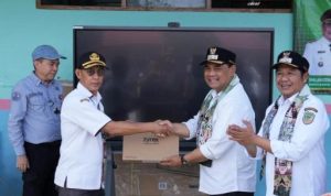 Sekolah di Benangin Terima Dukungan Perangkat Digital Pendidikan