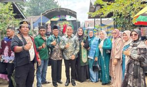 Wabup Rahmanto Muhidin Hadiri Resepsi Pernikahan Warga di Muara Bakanon