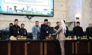 Sekdaprov Kalsel Terima Catatan dan Rekomendasi DPRD