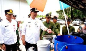 Shalahuddin Buka Gerakan Pangan Murah di Desa Kandui