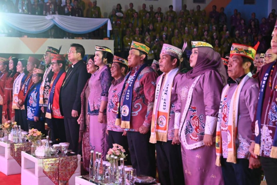 Ribuan Jemaat Semarakkan Pembukaan Sinode Umum XXV GKE di Murung Raya