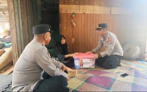Sendirian dalam Gelap, Lamsiah Dapat Perhatian Polisi