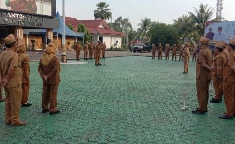 Evaluasi Kinerja Bupati Barut Minta Pelayanan Masyarakat Ditingkatkan