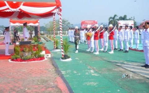 Bupati Heriyus Pimpin Upacara HUT ke-81 RI di Murung Raya