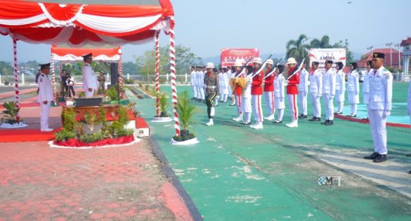 Bupati Heriyus Pimpin Upacara HUT ke-81 RI di Murung Raya