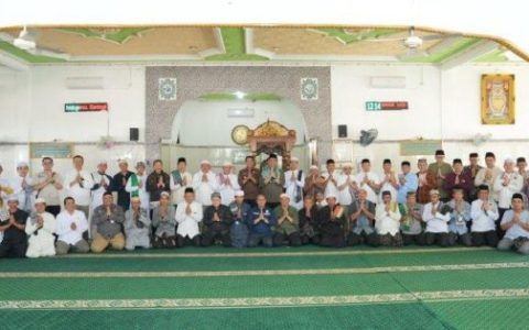 Silaturahmi Langsung dengan Masyarakat Shalahuddin Manfaatkan Safari Jumat
