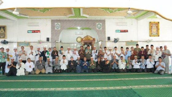Silaturahmi Langsung dengan Masyarakat Shalahuddin Manfaatkan Safari Jumat