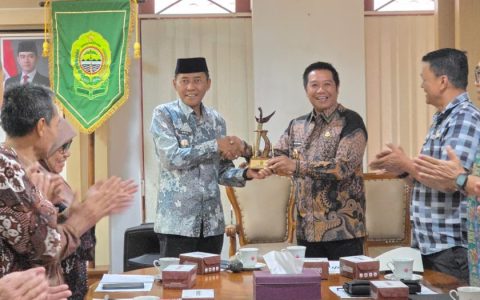 Tingkatkan Kualitas Layanan Pemkab Barut Gelar Kaji Tiru di Bantul