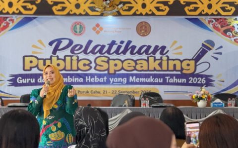 Dina Maulidah Dorong Guru dan Pembina Pramuka Tingkatkan Kemampuan Public Speaking