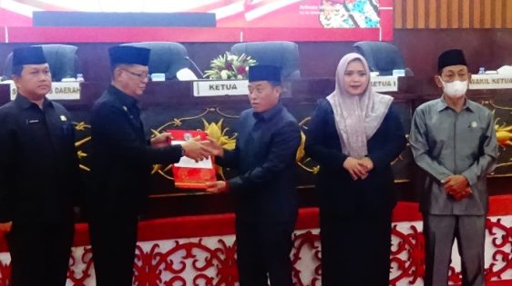 DPRD Murung Raya Serahkan Raperda, Perkuat Regulasi dan Pelayanan Publik