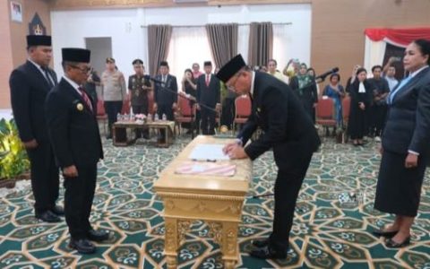 Lynda Kristiane Resmi Jabat Sekda Murung Raya, Heriyus Apresiasi Pengabdian Sarwo Mintarjo
